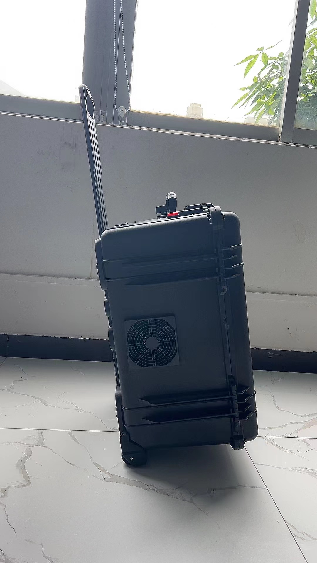 下花园手拉箱型移动通信干扰器